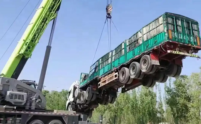 修水道路脱困救援案例